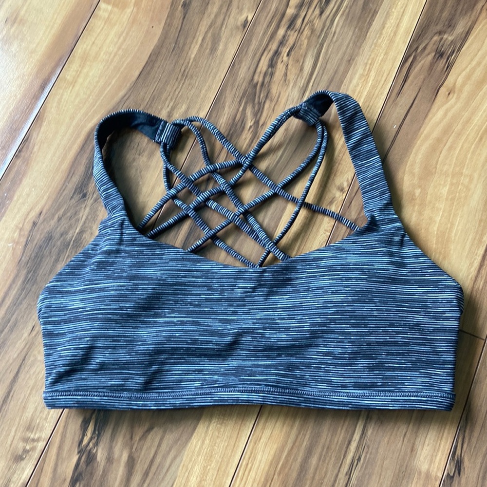 Lululemon free to be wild bra size 4/XS